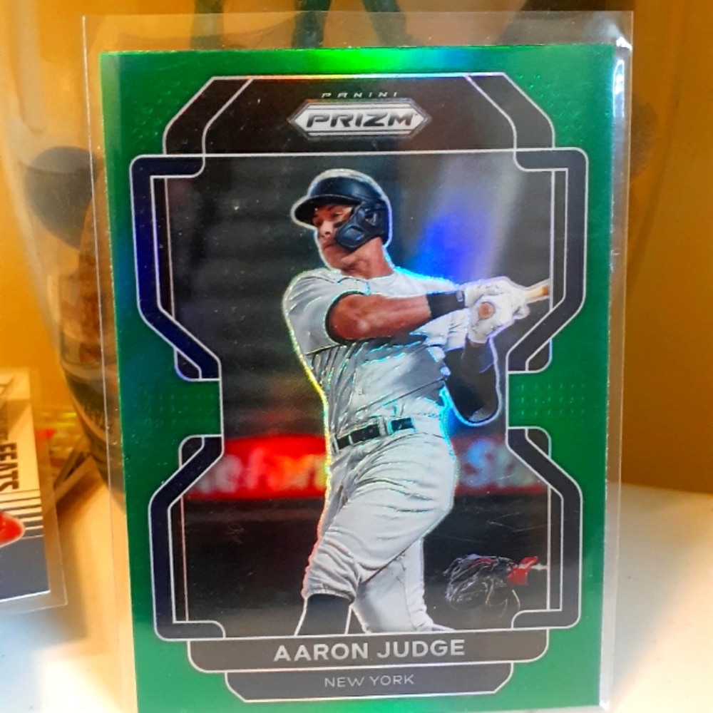 Aaron judge green prizm card